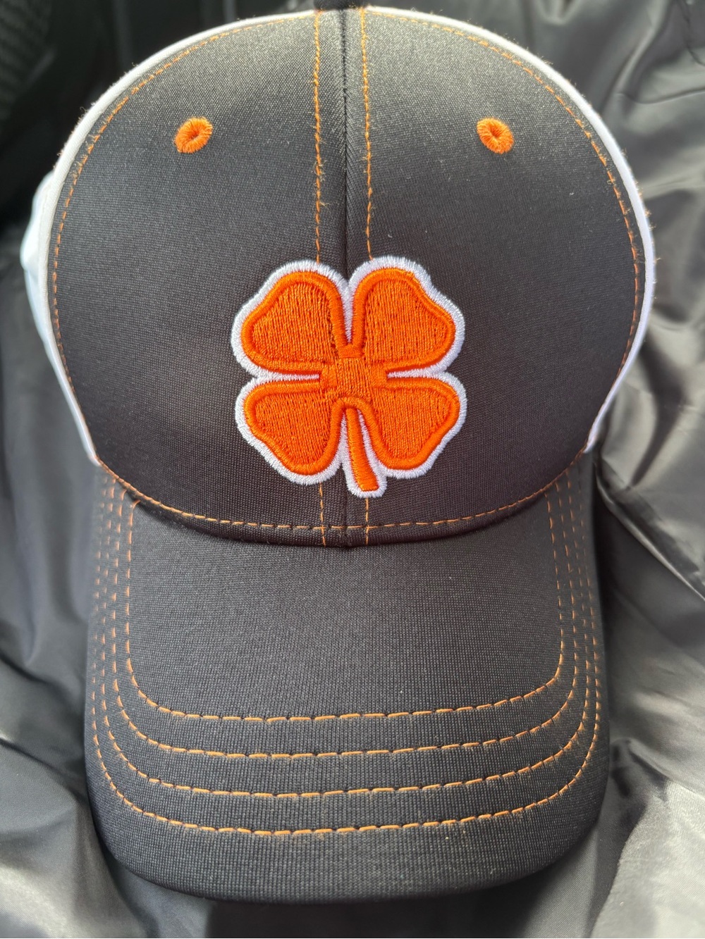 Black Clover four- leaf Live Lucky cap